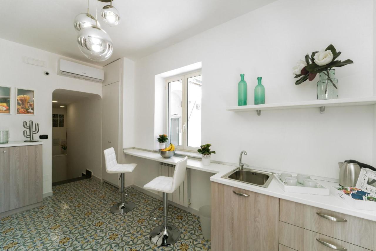 Suite & Luxury Rooms Palazzo Diomede Carafa Neapel Exterior foto