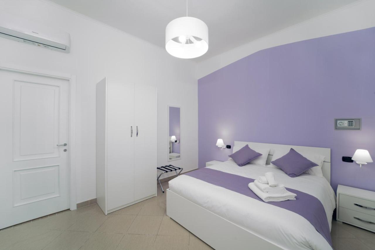 Suite & Luxury Rooms Palazzo Diomede Carafa Neapel Exterior foto