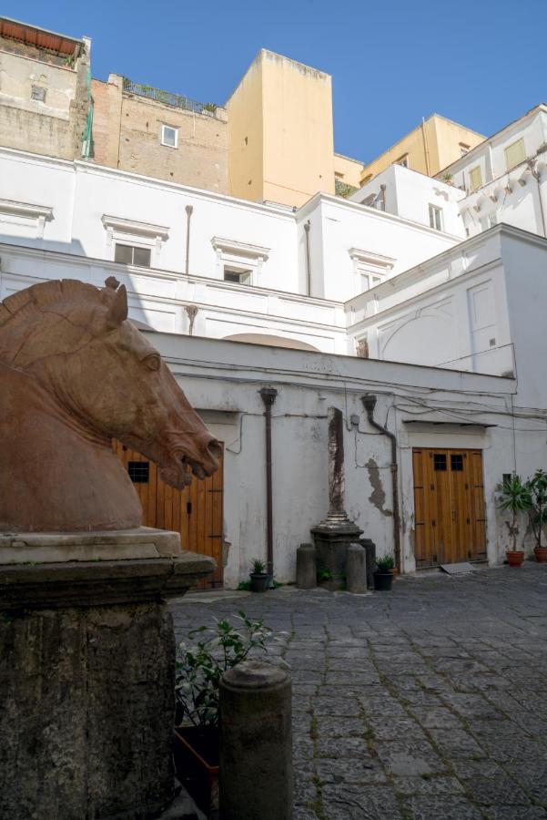 Suite & Luxury Rooms Palazzo Diomede Carafa Neapel Exterior foto