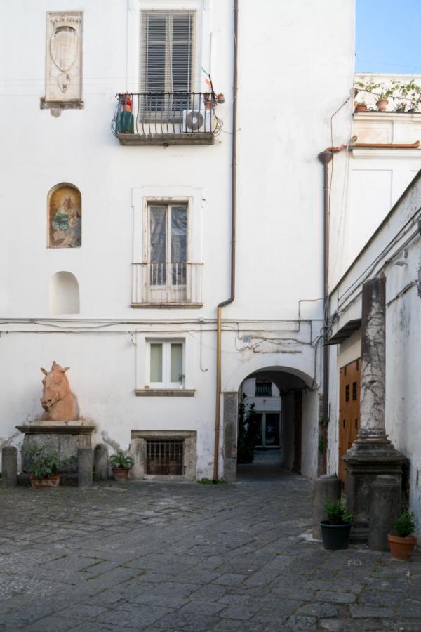 Suite & Luxury Rooms Palazzo Diomede Carafa Neapel Exterior foto