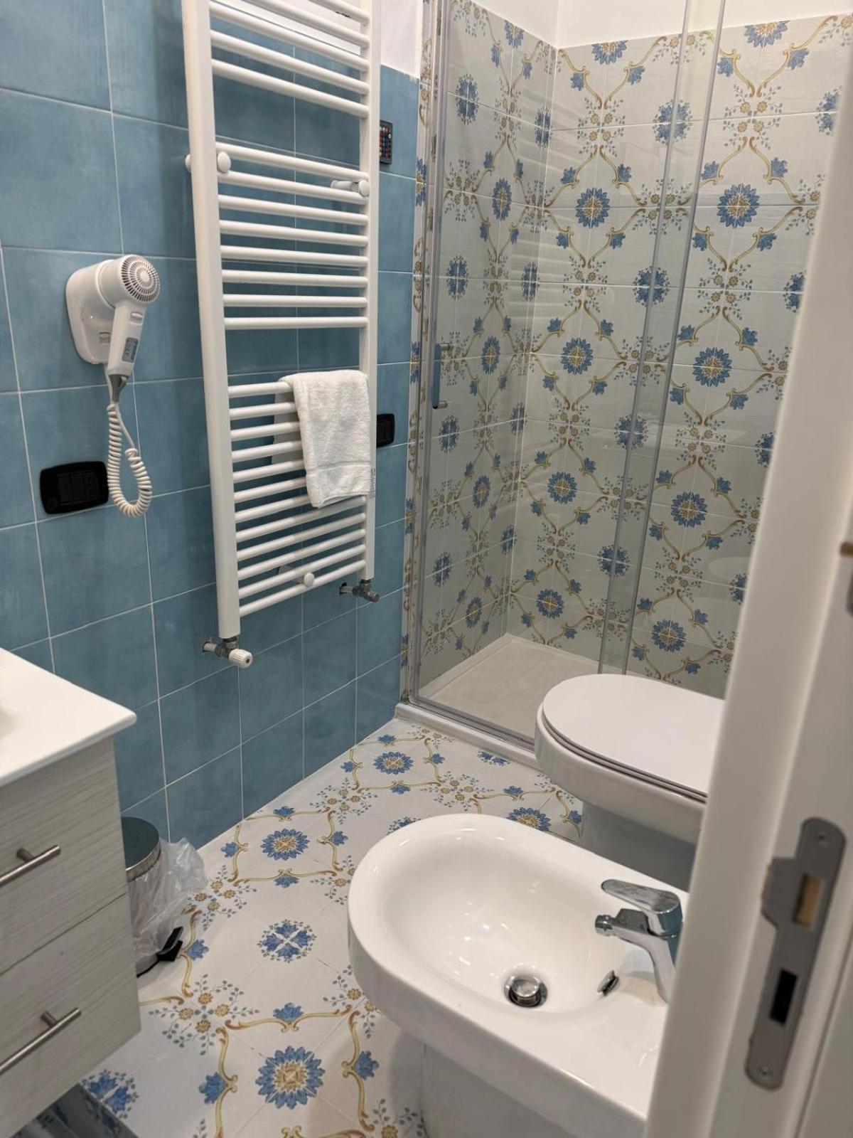 Suite & Luxury Rooms Palazzo Diomede Carafa Neapel Exterior foto